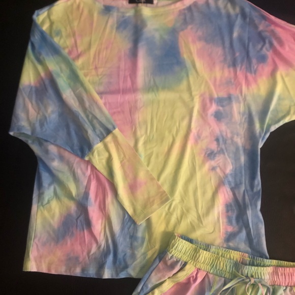 CLEARANCE! Tie Dye Print Top&Drawstring Shorts Set - Picture 4 of 7